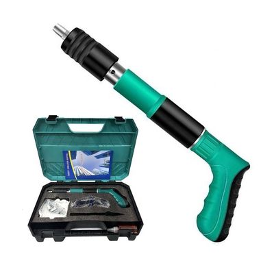 Bau- und Dekorationsprozesse erleichtert mit einem orangefarbenen Mini-Decking-Artifact-Drahttrog