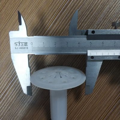 7.6 mm Kopfdurchmesser Kunststoffisolierverbindung 50 mm für ISO-Standard und Effizienz