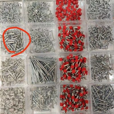 Galvanisierte, glänzende Nagel - der Schlüssel zu einer erfolgreichen Klimaanlage